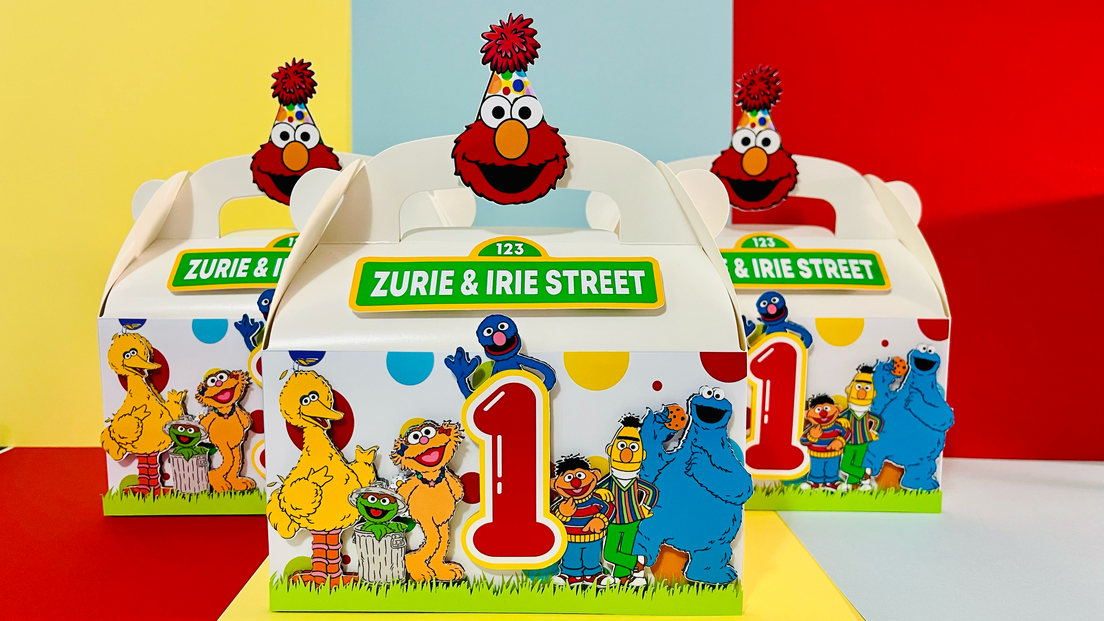 Party of Sesame Street Gable Box